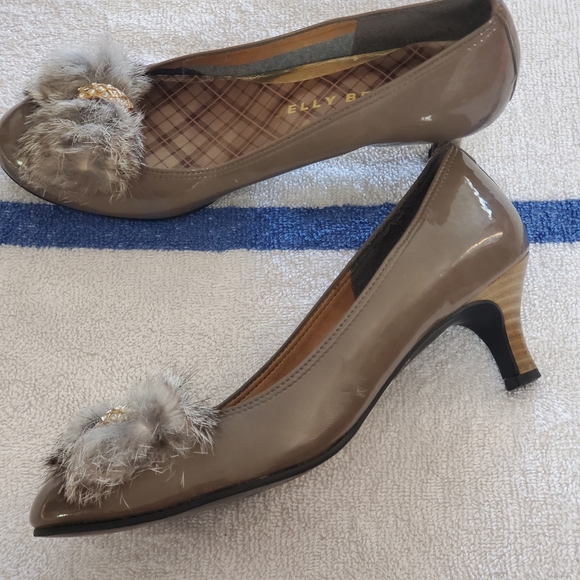 Jelly beans heals lady's shoes - Picture 3 of 7